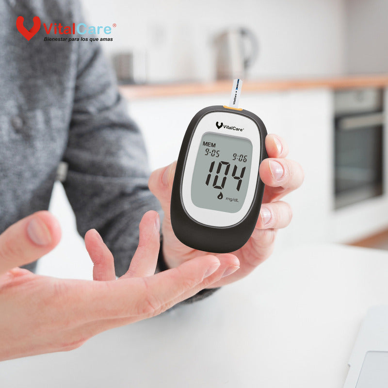 Kit Glucómetro 310 Vitalcare Con 50 Tiras + 100 Lancetas - Negro