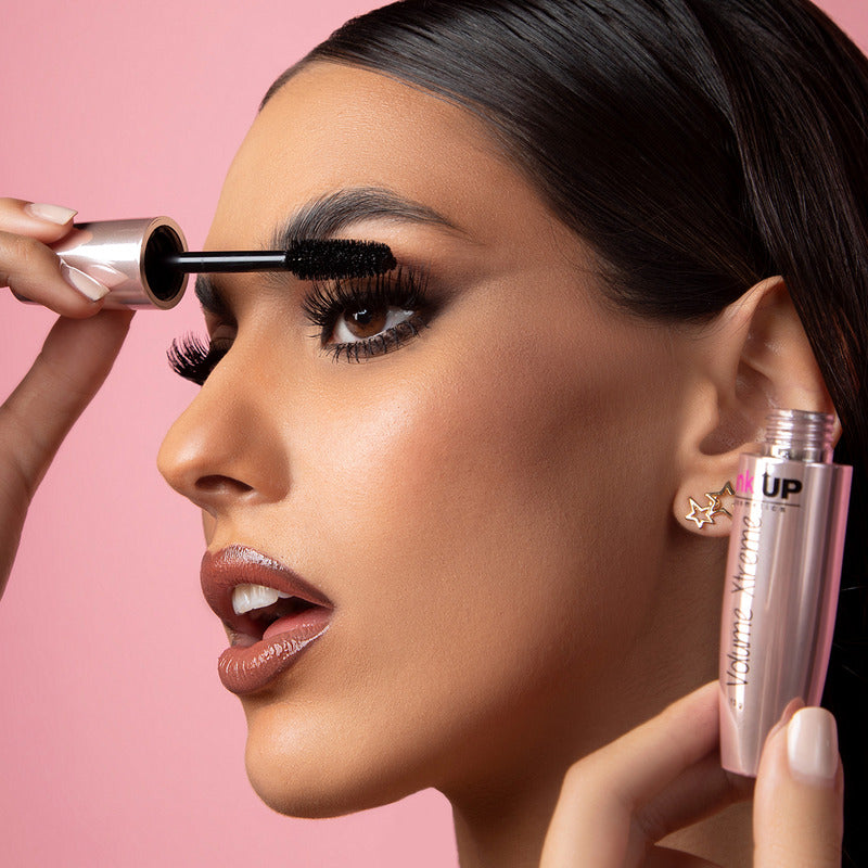 Pink Up Volume Xtreme Máscara De Pestañas Indeleble Volumen Y Longitud Efecto Pestañas Postizas A Prueba De Agua No Deja Grumos Modelo Pkm01